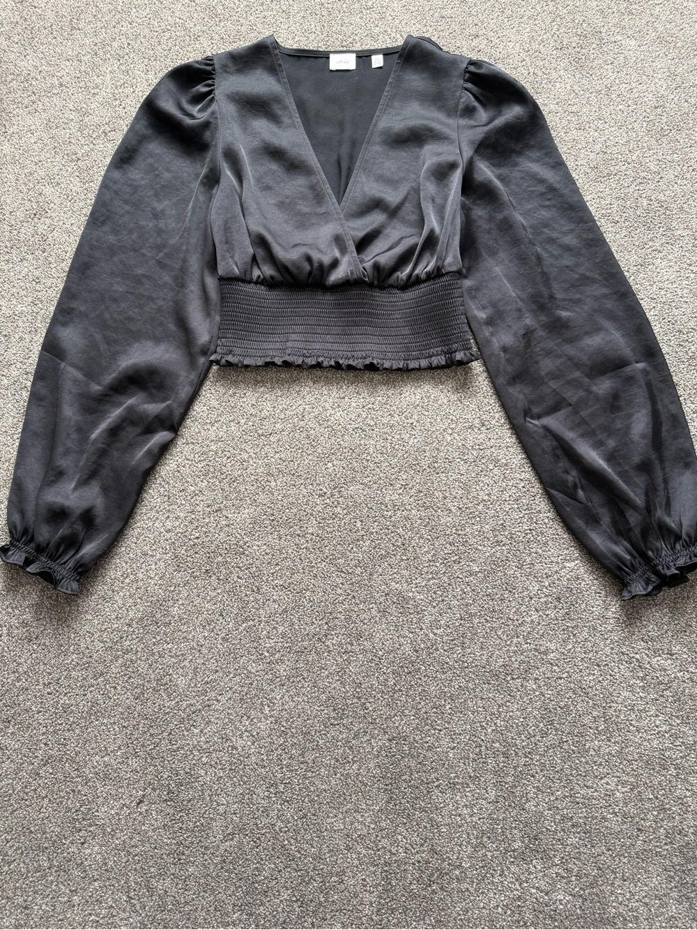 Wilfred Black V-Neck Smocked Waist Puff Sleeve Crop Top